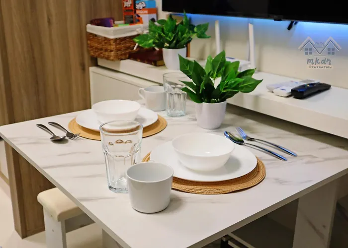 Cozy Vibrant Staycation Netflix Wifi Mandaluyong * Manila